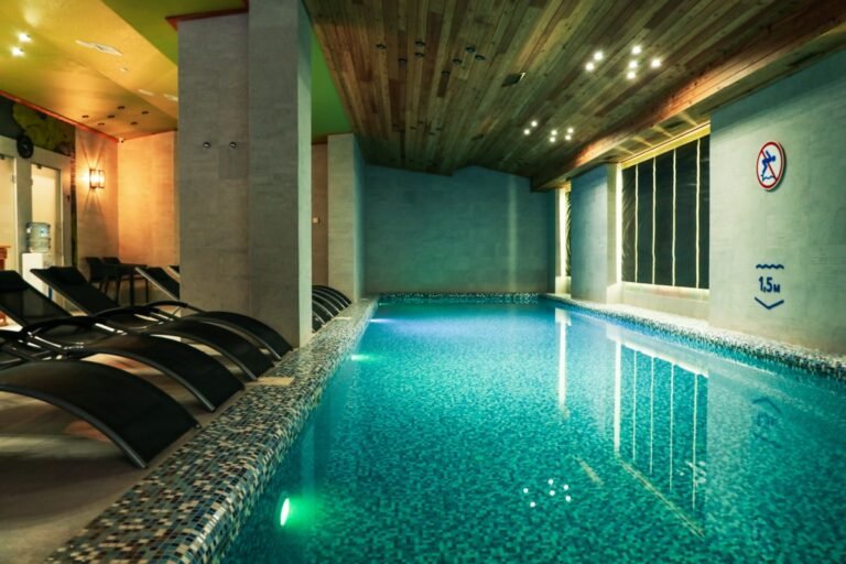 pool-relaxing-hotel-spa-center-2.jpg